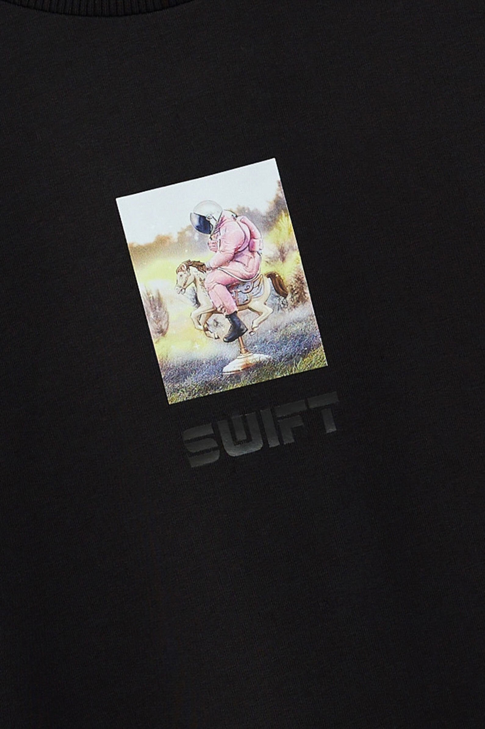 Футболка дев. АРТ.252108,чер,хл-эл